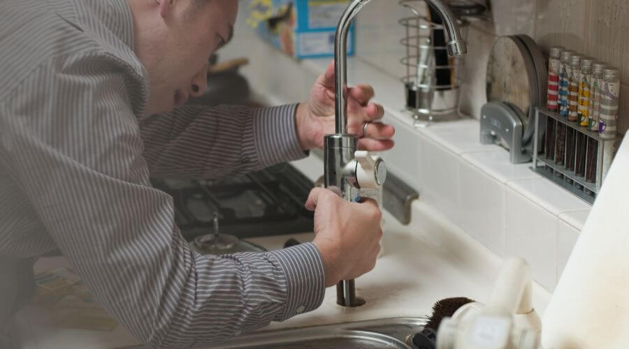 Expert burst pipe repair services in Wawaka, IN